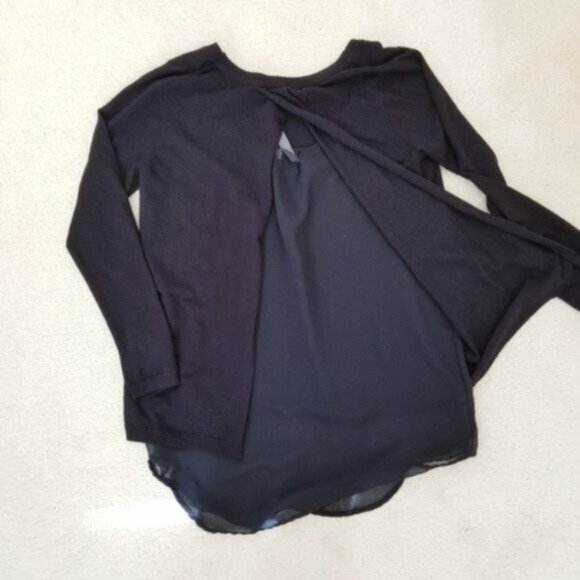 Chelsea & Theodore Lightweight Shirttail Sweater - Picture 3 of 4